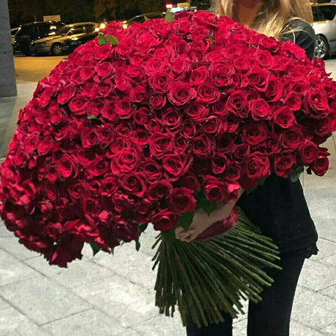 500 Count Roses Send Bouquet of 500 Long Stem Red Roses to Dubai, UAE | BetterFlowers.ae